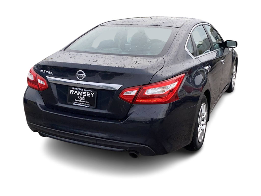 Thumbnail: 2016 Nissan Altima - 19