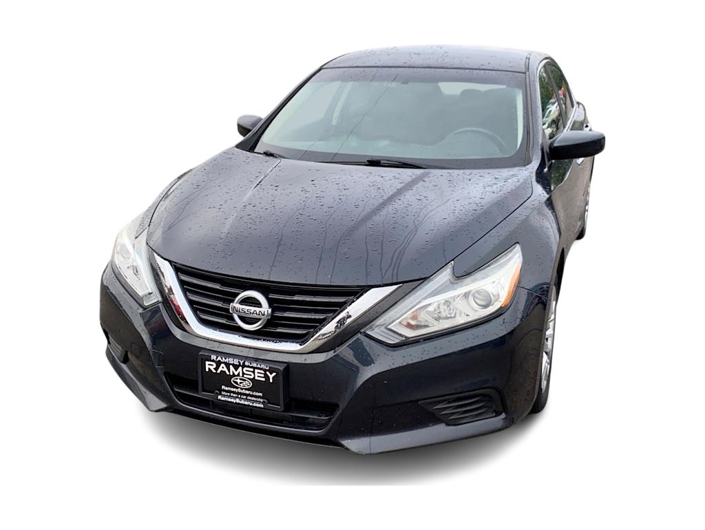 Thumbnail: 2016 Nissan Altima - 4