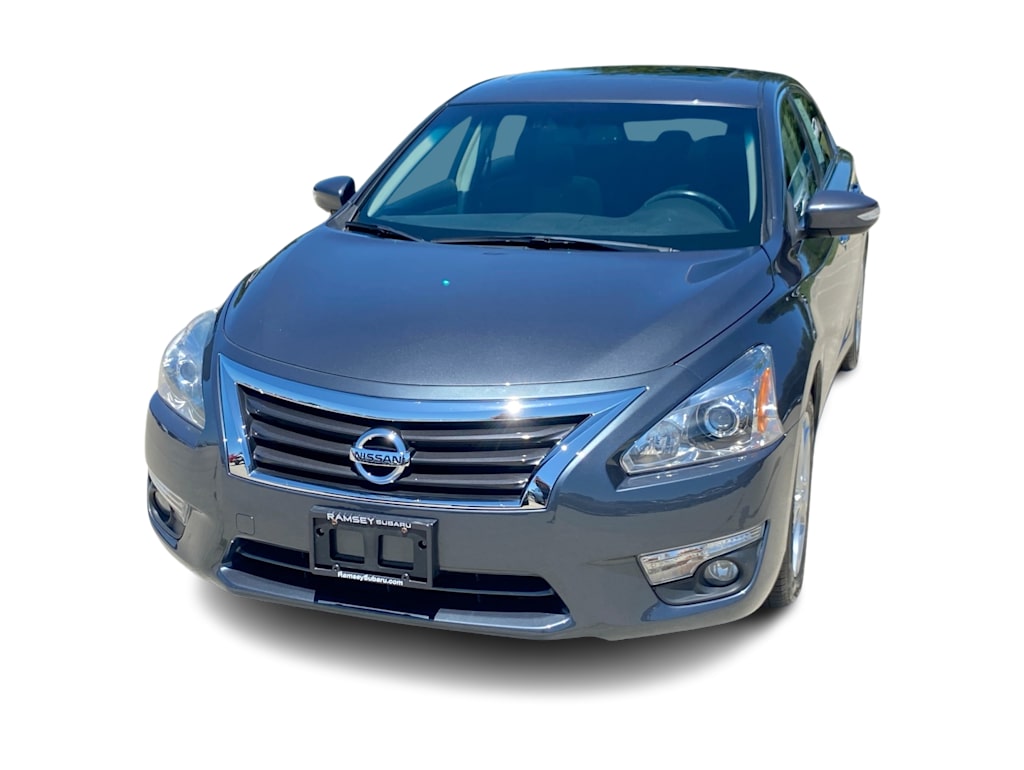 Thumbnail: 2013 Nissan Altima - 4