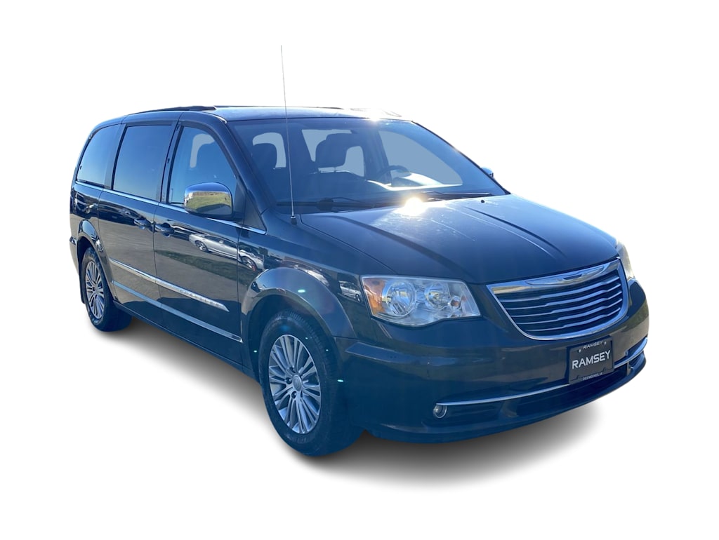 2014 Chrysler Town & Country Touring 21