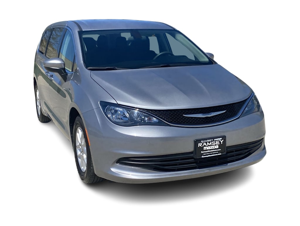 2018 Chrysler Pacifica LX 22