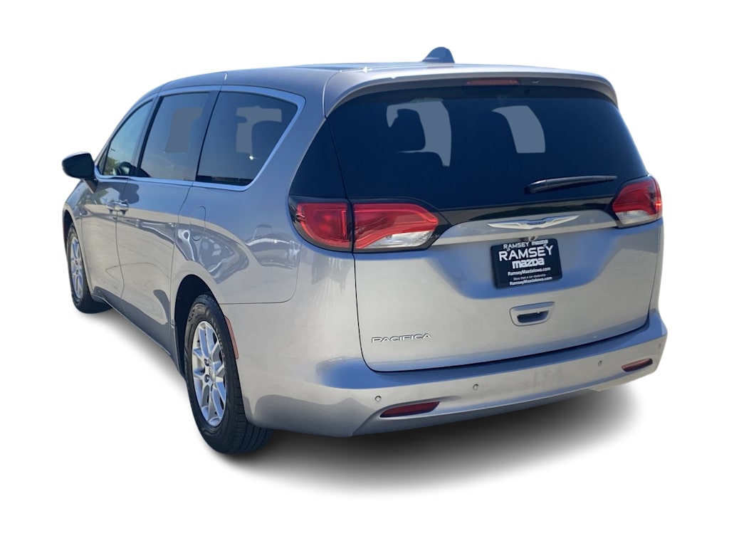 2018 Chrysler Pacifica LX 3