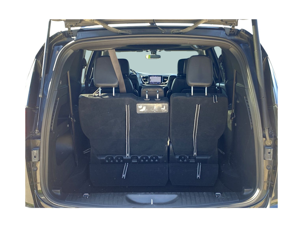 2018 Chrysler Pacifica  16