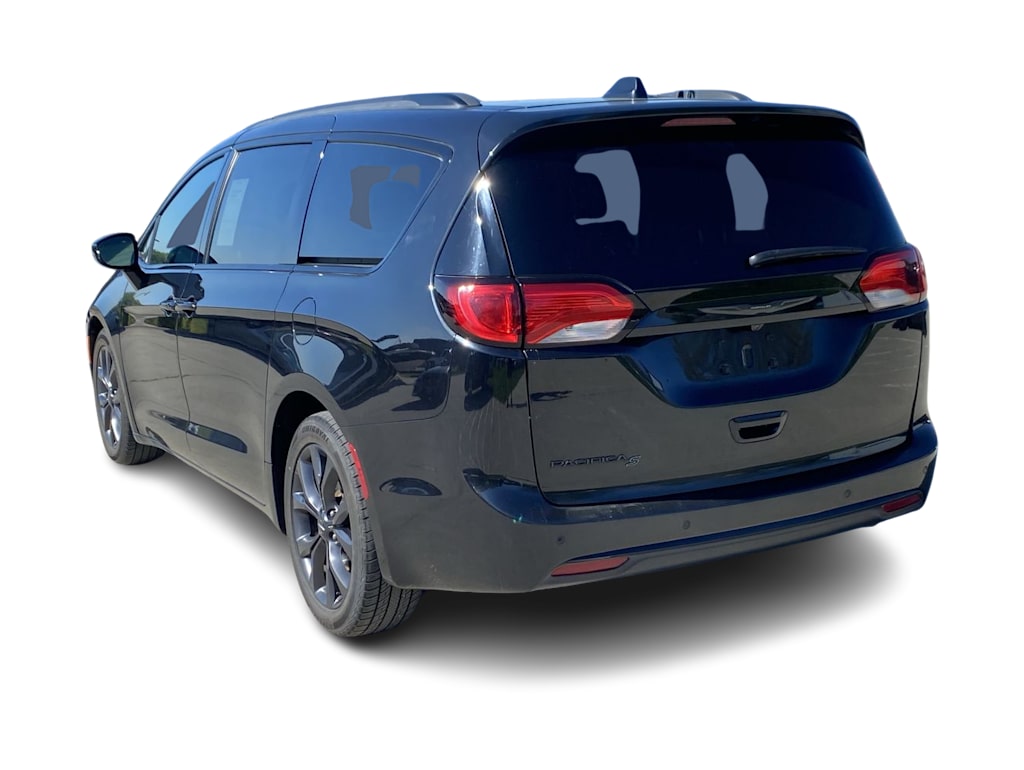 2018 Chrysler Pacifica  3