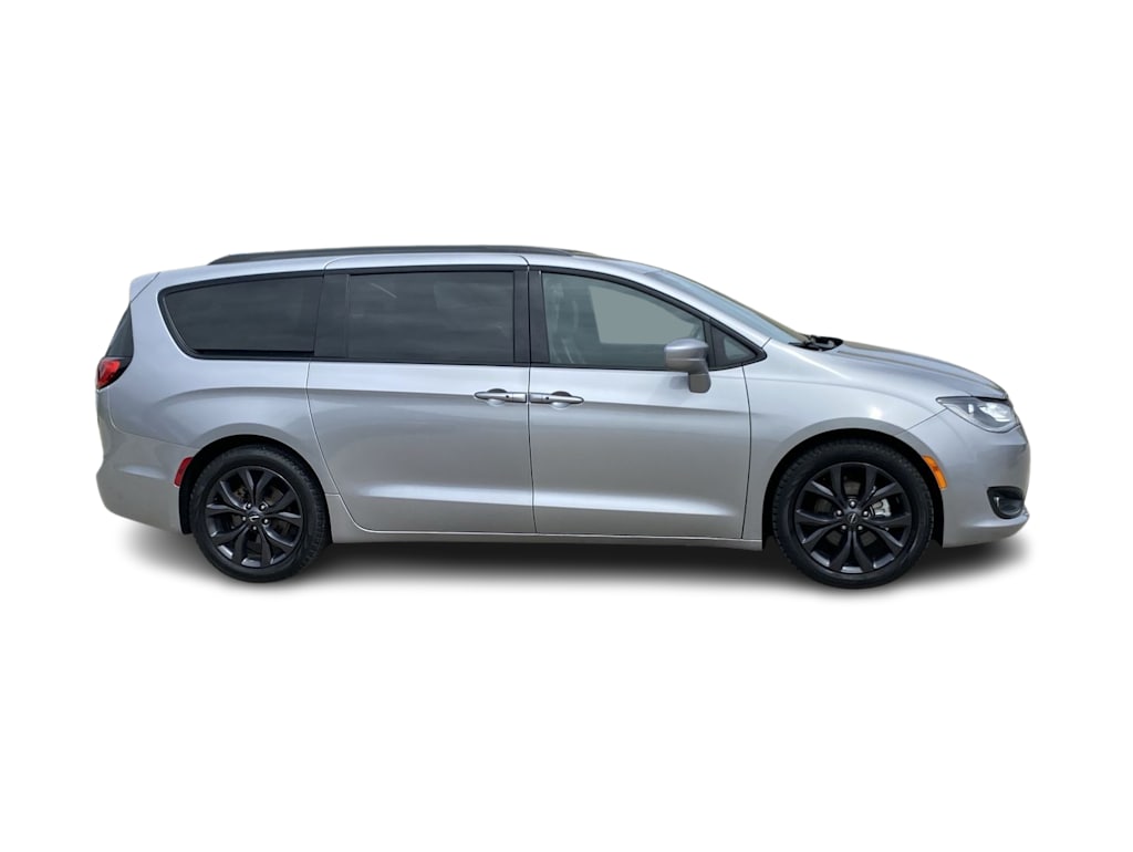 2018 Chrysler Pacifica  21