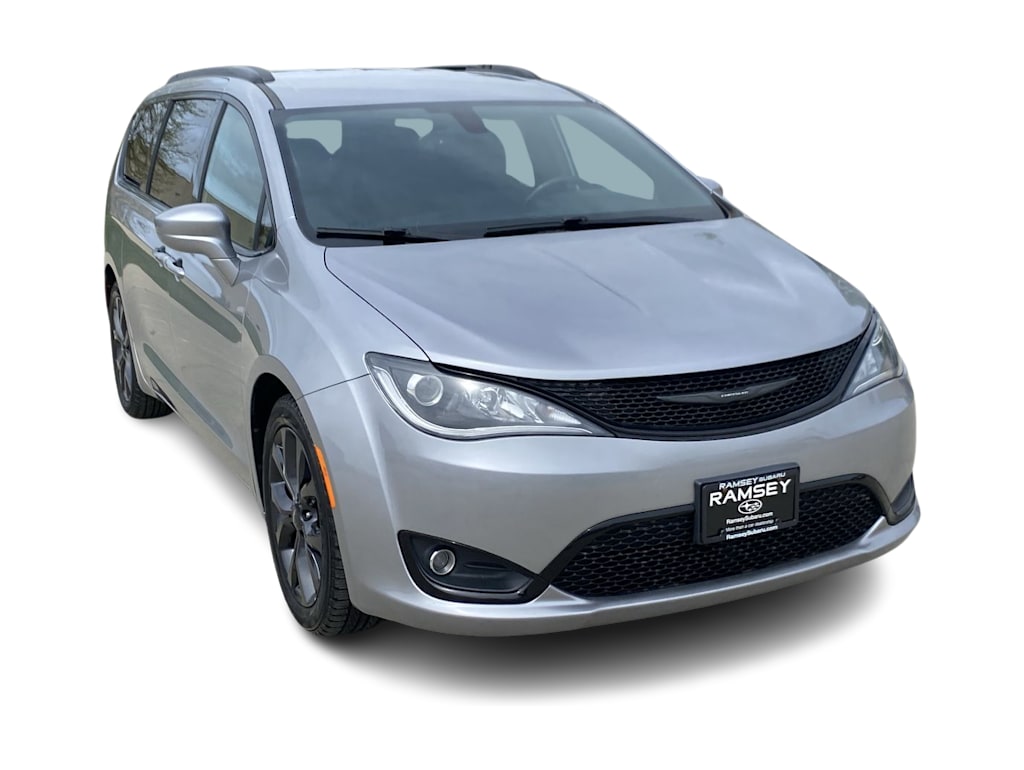 2018 Chrysler Pacifica  22