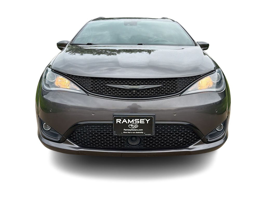 Thumbnail: 2018 Chrysler Pacifica - 22