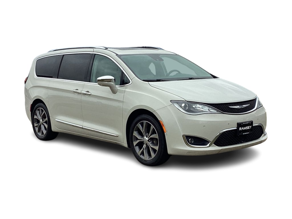 2017 Chrysler Pacifica Limited 23