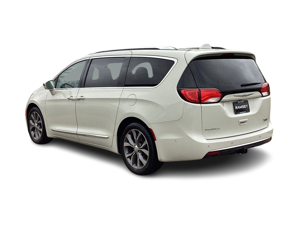 2017 Chrysler Pacifica Limited 4