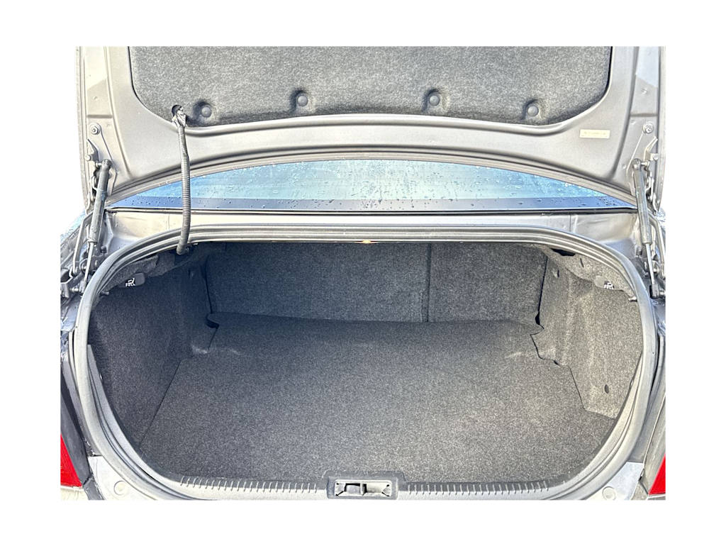 Thumbnail: 2010 Ford Fusion - 16