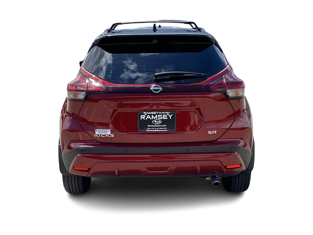 2024 Nissan Kicks SR 4