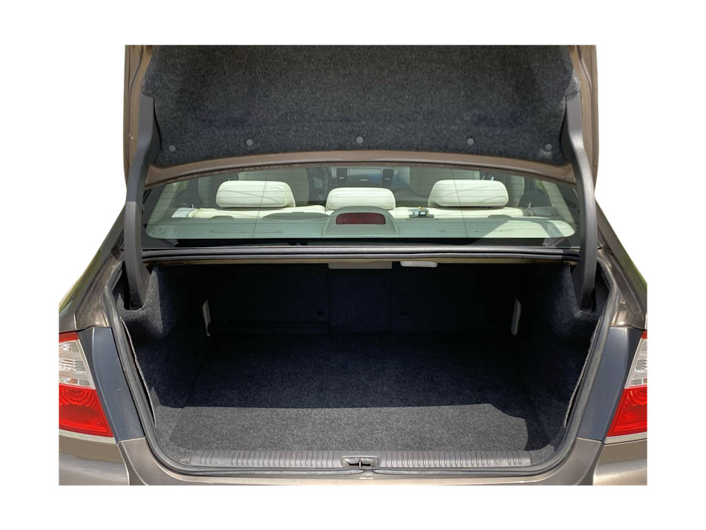 Thumbnail: 2009 Subaru Legacy - 17