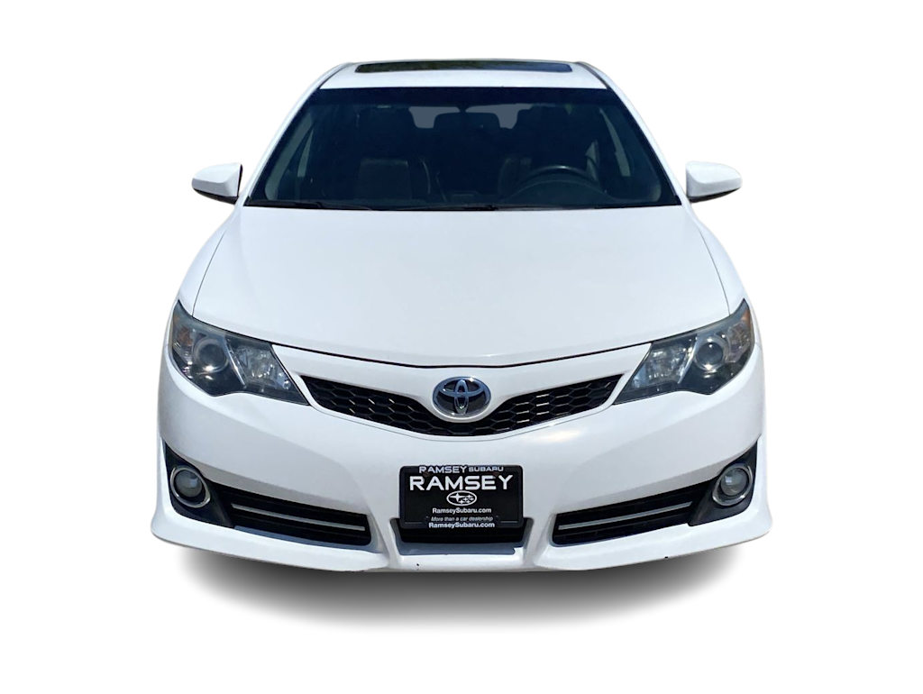2013 Toyota Camry SE 23