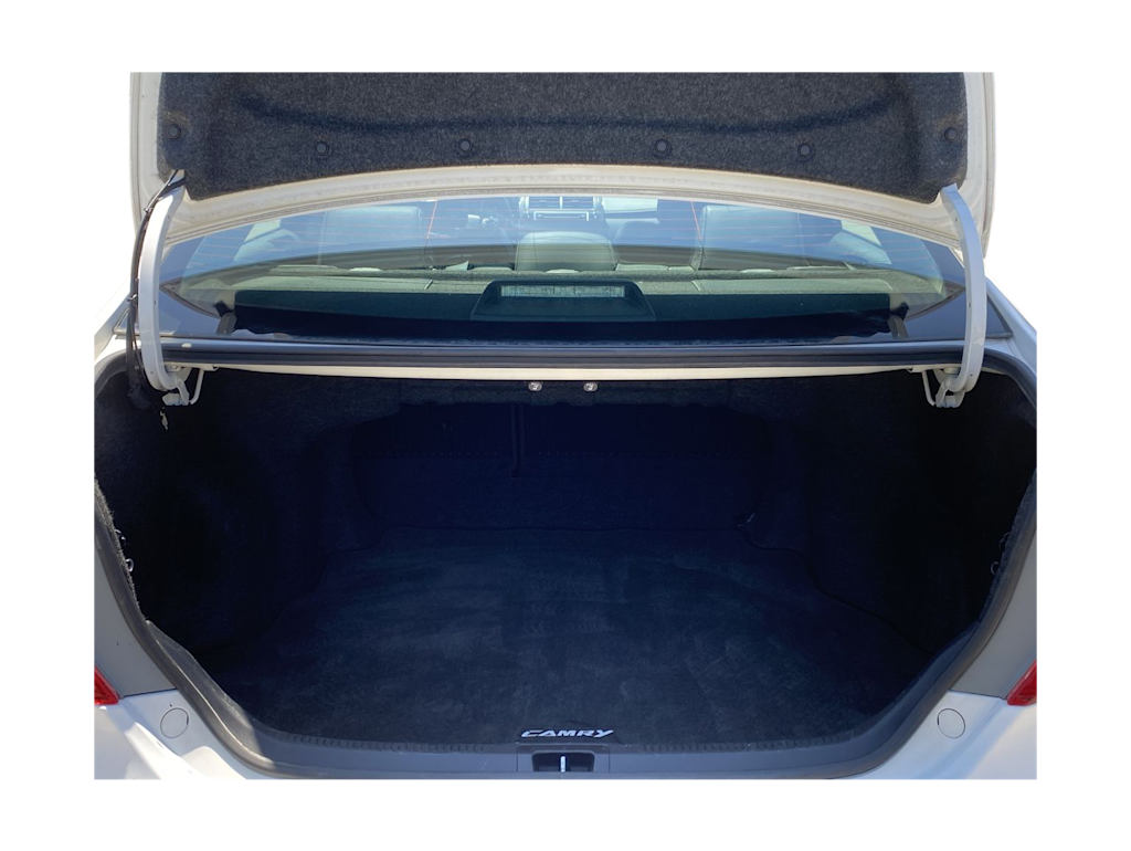2013 Toyota Camry SE 17