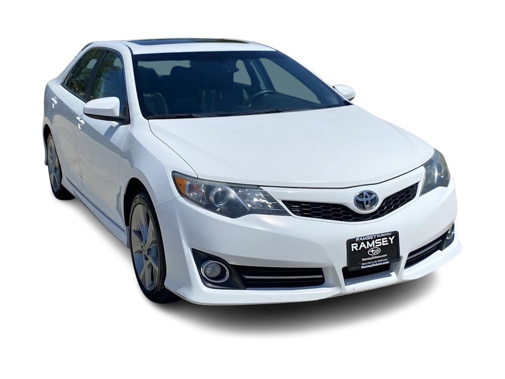 2013 Toyota Camry SE 22