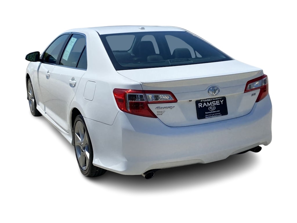 2013 Toyota Camry SE 3