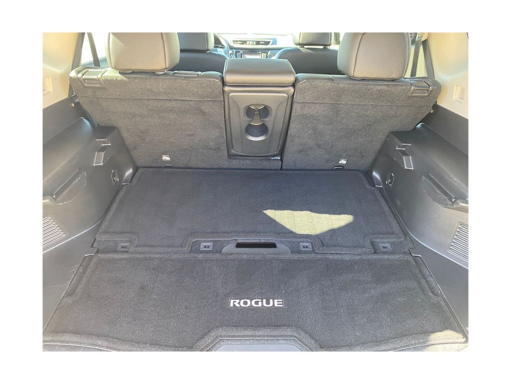 Thumbnail: 2016 Nissan Rogue - 16