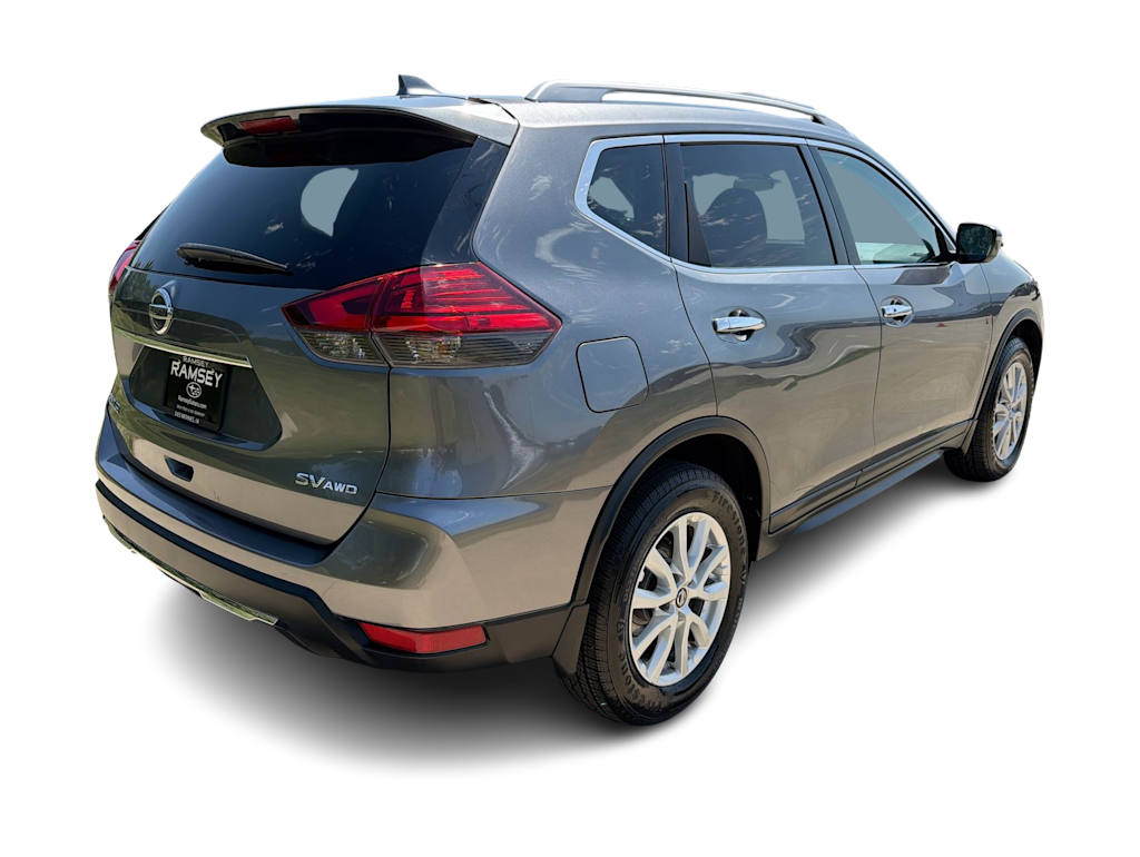 Thumbnail: 2017 Nissan Rogue - 21