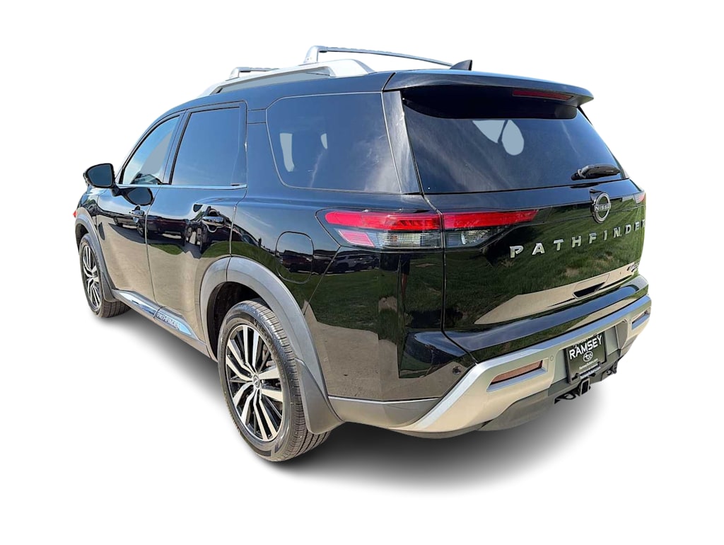 Thumbnail: 2023 Nissan Pathfinder - 4
