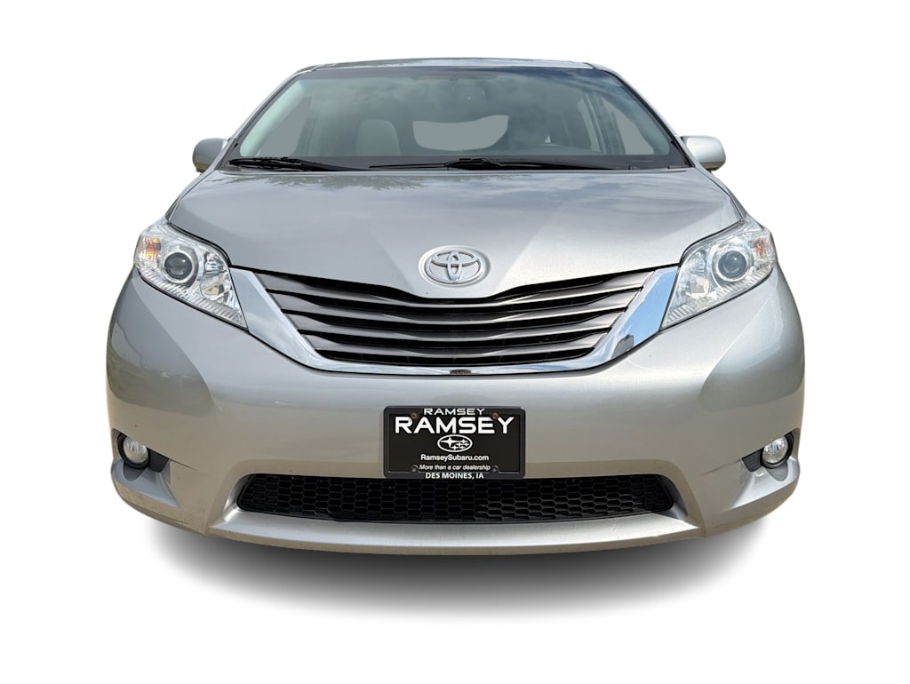 Thumbnail: 2017 Toyota Sienna - 6
