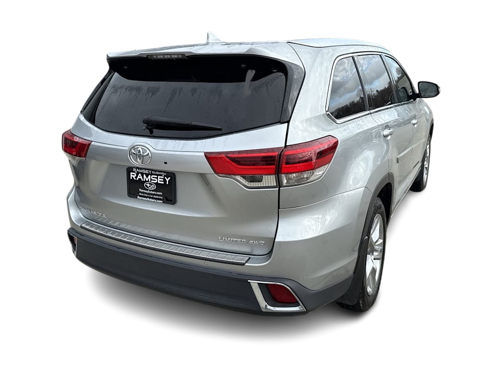Thumbnail: 2019 Toyota Highlander - 19