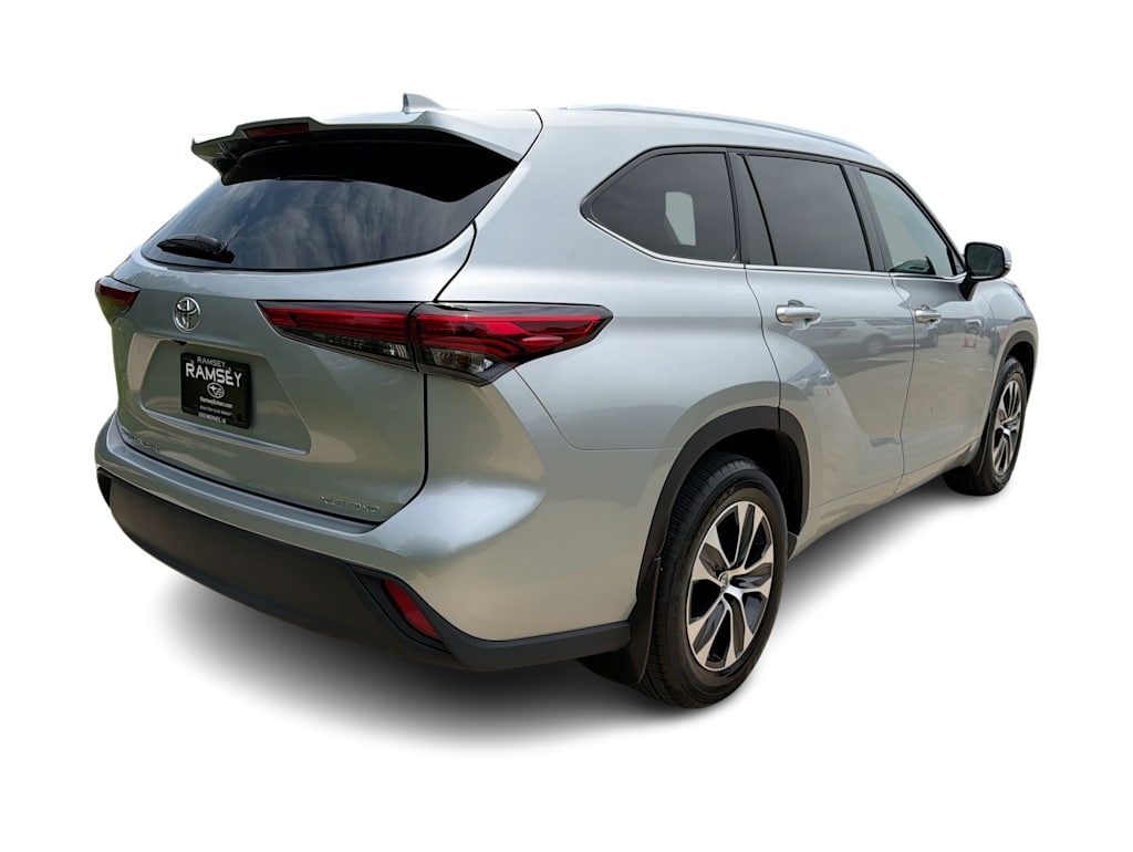 Thumbnail: 2021 Toyota Highlander - 20