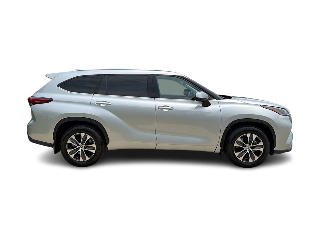 Thumbnail: 2021 Toyota Highlander - 21