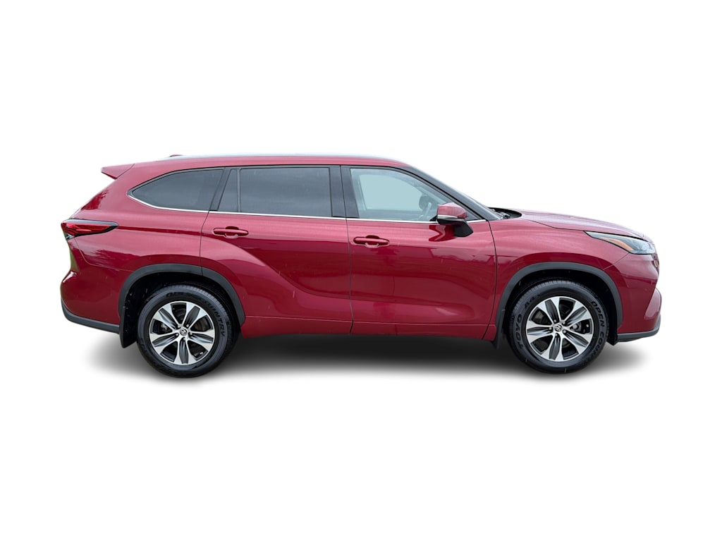 Thumbnail: 2022 Toyota Highlander - 21