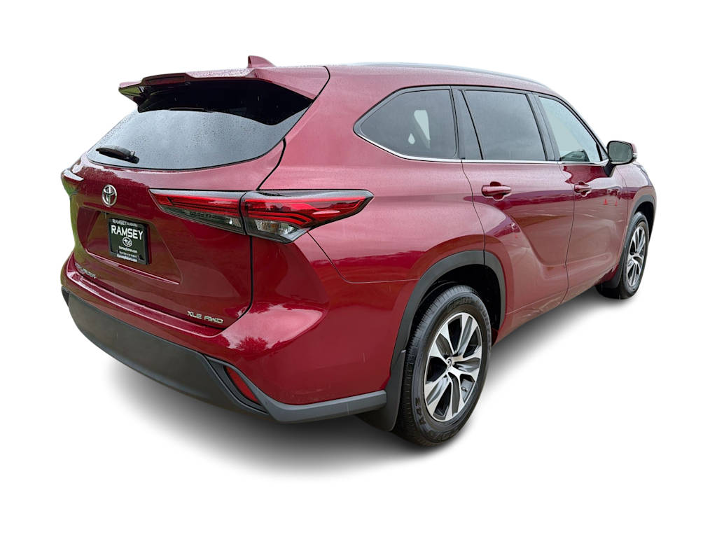 Thumbnail: 2022 Toyota Highlander - 20
