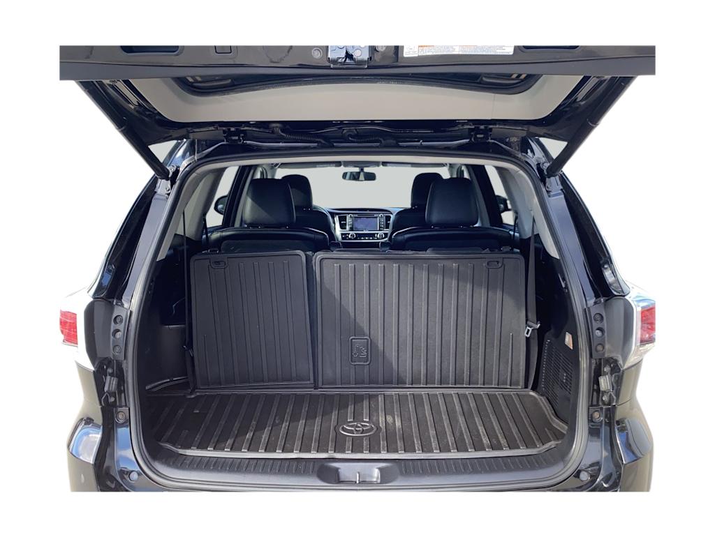 Thumbnail: 2015 Toyota Highlander - 17