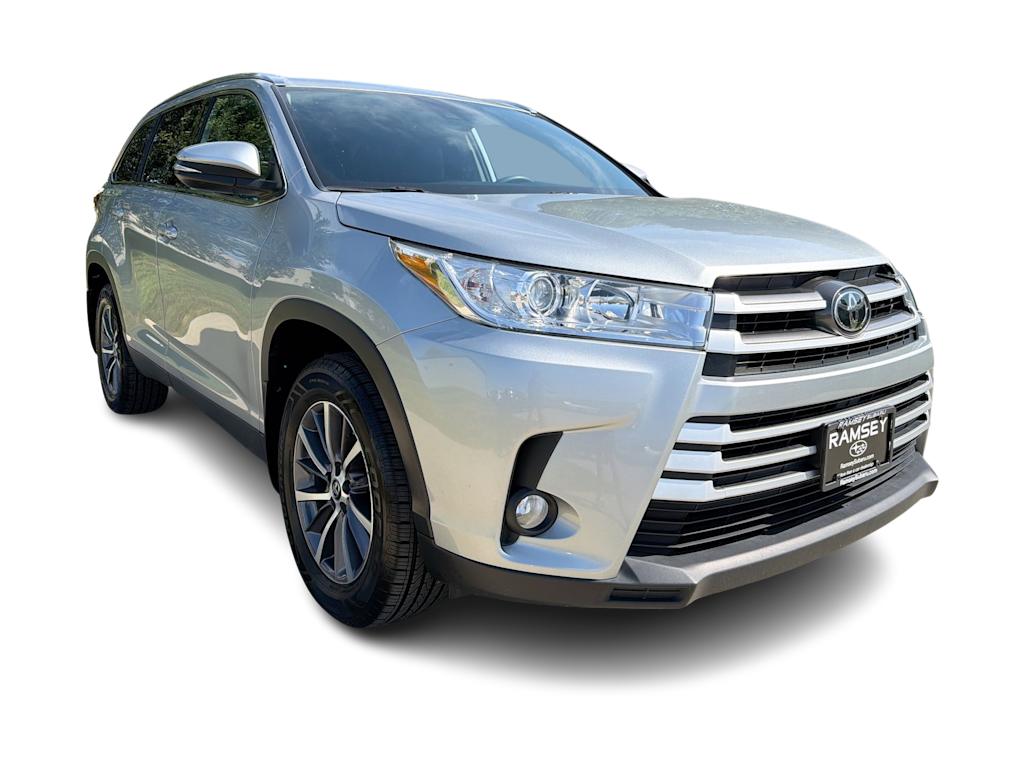 Thumbnail: 2019 Toyota Highlander - 22