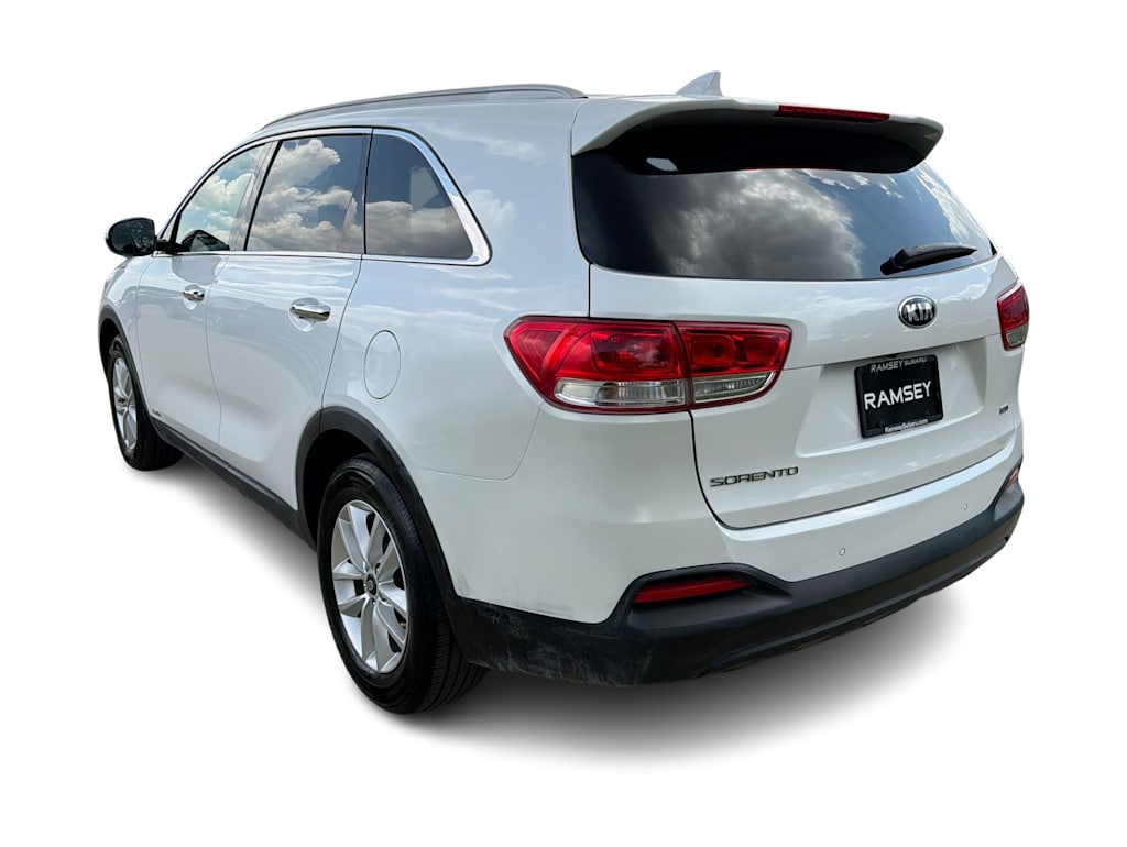 Thumbnail: 2016 Kia Sorento - 3