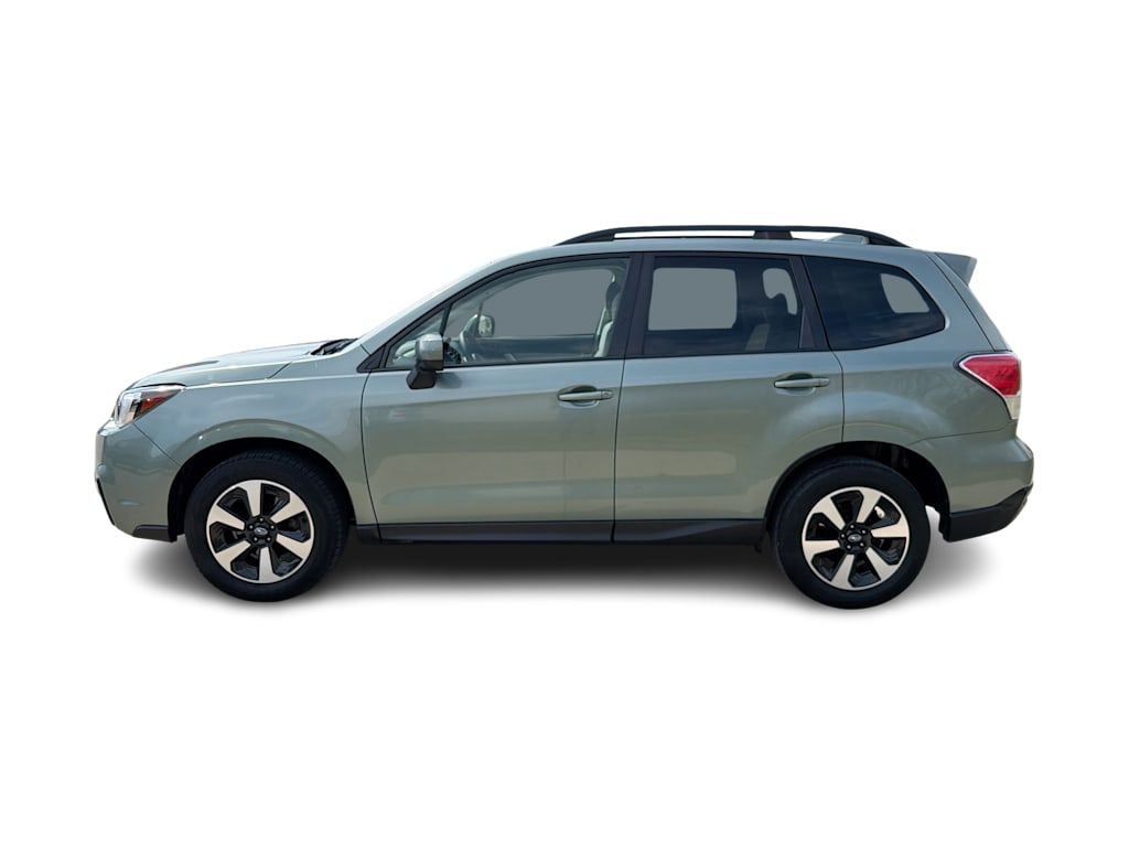 Thumbnail: 2017 Subaru Forester - 3