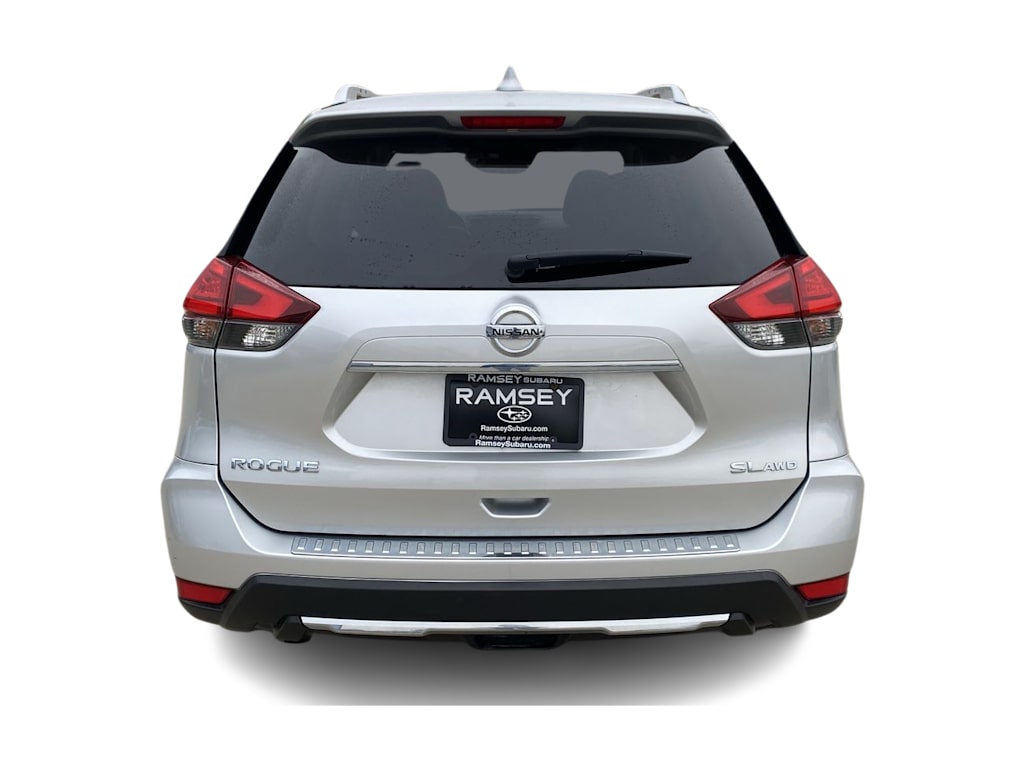 Thumbnail: 2017 Nissan Rogue - 4