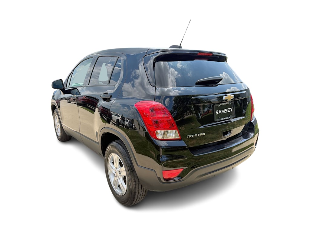 Thumbnail: 2020 Chevrolet Trax - 3