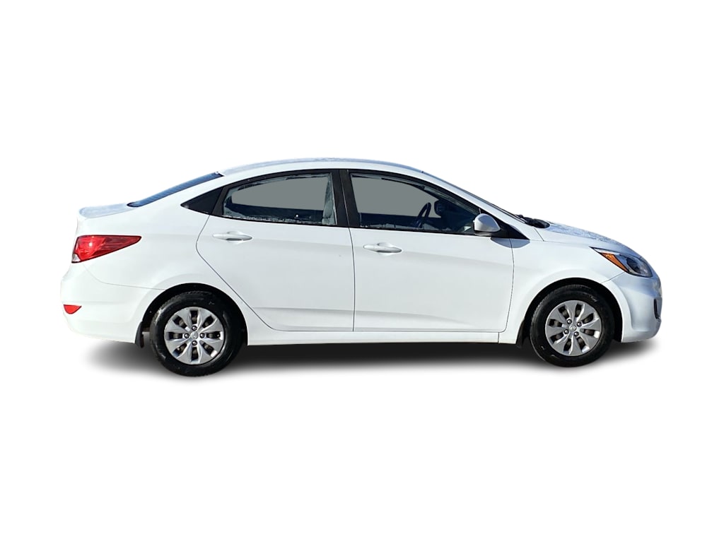 2016 Hyundai Accent SE 22