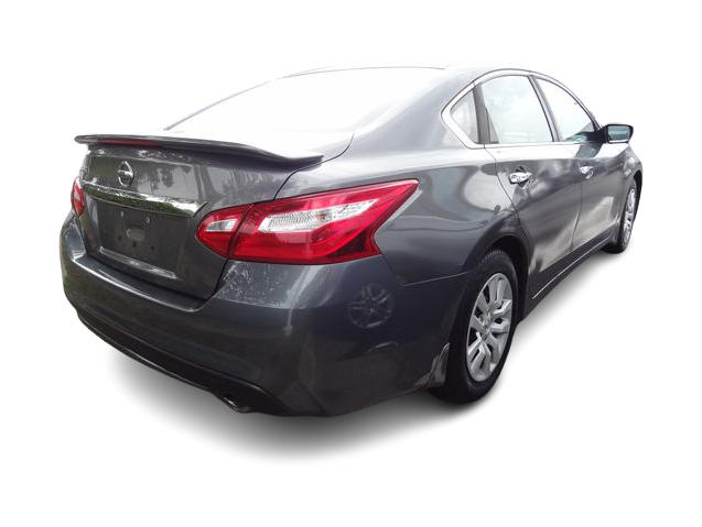Thumbnail: 2017 Nissan Altima - 12
