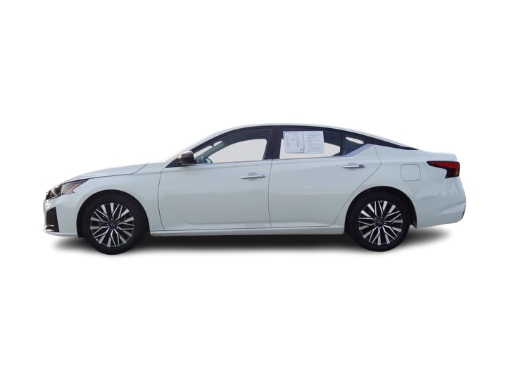 Thumbnail: 2025 Nissan Altima - 3