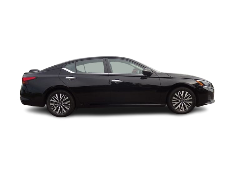 Thumbnail: 2025 Nissan Altima - 17