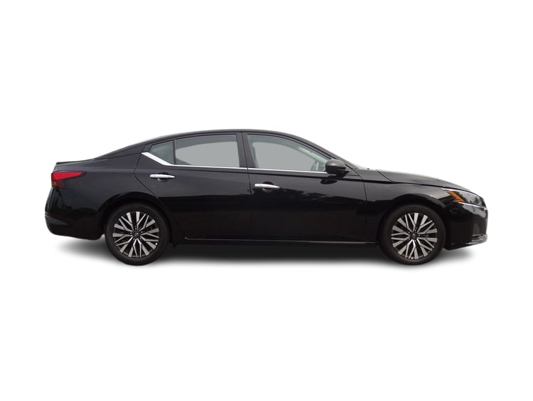 Thumbnail: 2025 Nissan Altima - 17