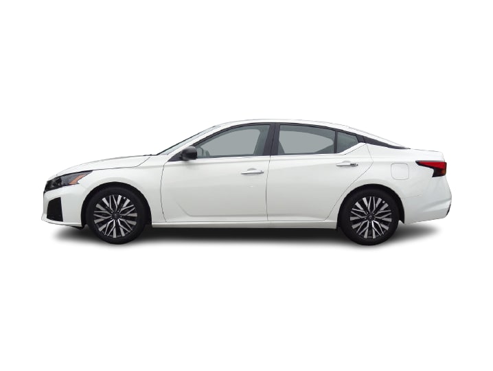 Thumbnail: 2025 Nissan Altima - 3