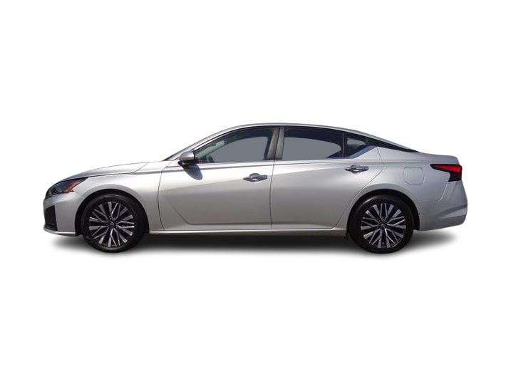 Thumbnail: 2023 Nissan Altima - 3