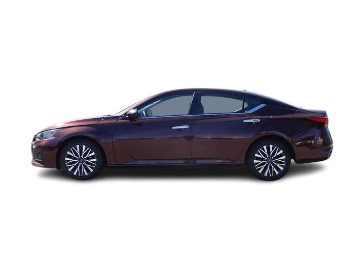 Thumbnail: 2024 Nissan Altima - 3