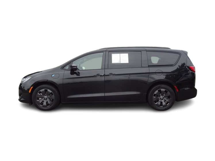 Thumbnail: 2020 Chrysler Pacifica - 3