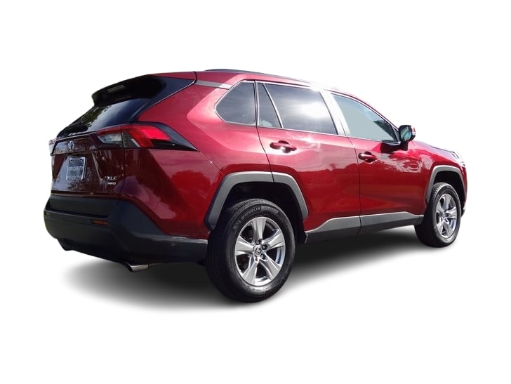 2023 Toyota RAV4 XLE 17
