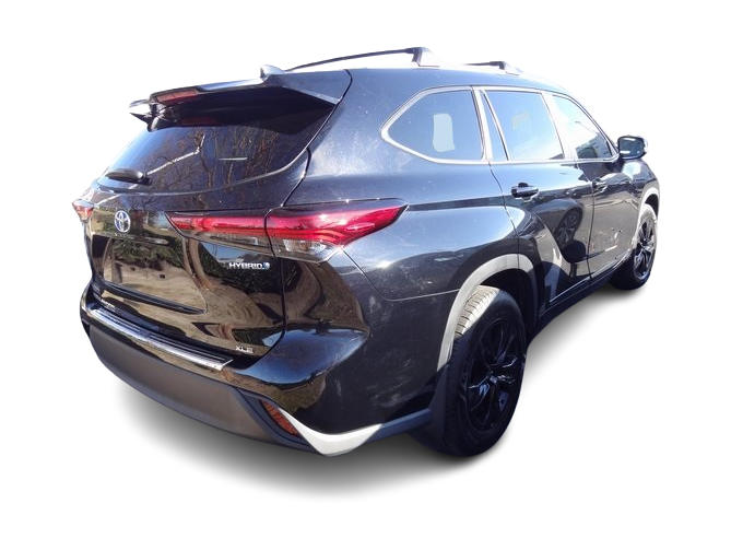 Thumbnail: 2023 Toyota Highlander - 9