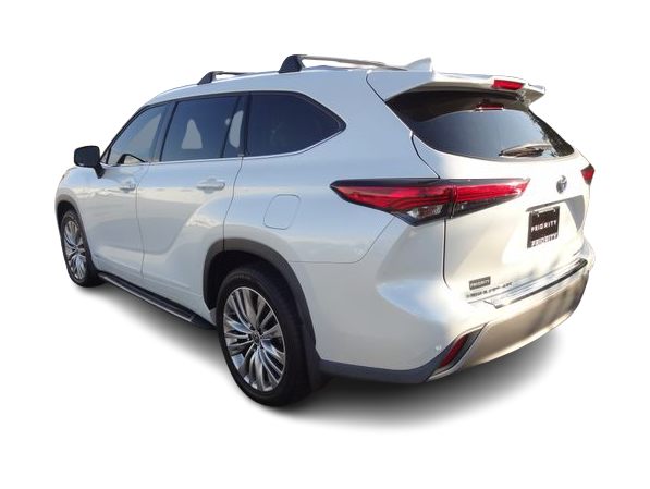 Thumbnail: 2022 Toyota Highlander - 2