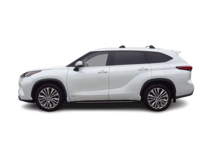 Thumbnail: 2022 Toyota Highlander - 3