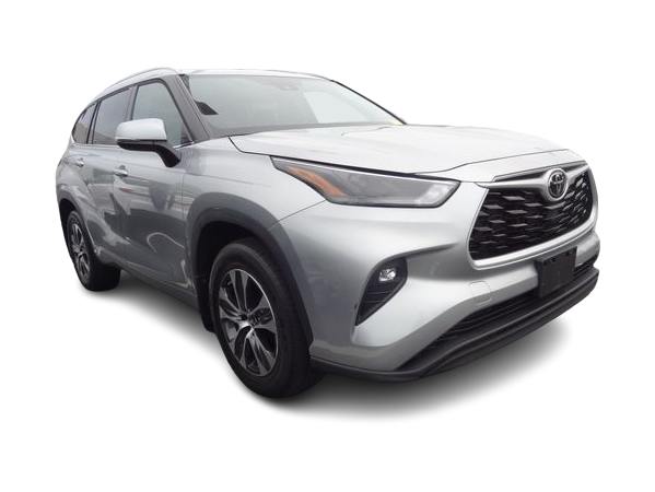 Thumbnail: 2022 Toyota Highlander - 9