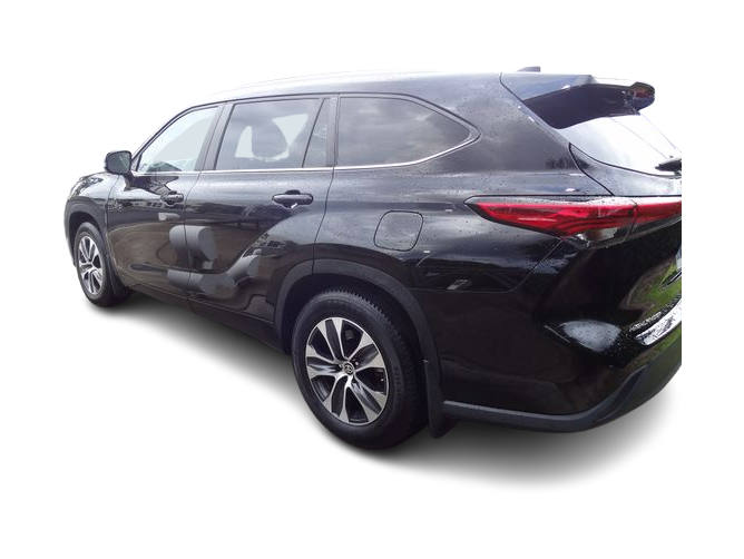 Thumbnail: 2023 Toyota Highlander - 3